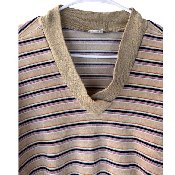 Vintage Levi’s Women's Sz: M Tan V-Neck Stripe Long Sleeve Pullover Sweater - Picture 3 of 12